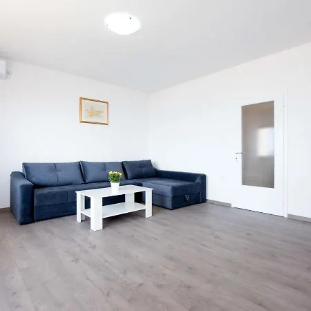 Apartamento Luka - Nov106 By Interhome