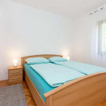 Apartment Luka - Nov106 By Interhome